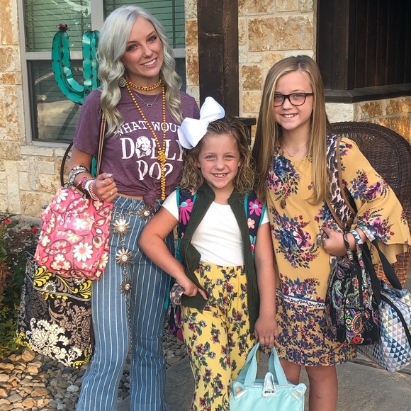 Meet your Posher, April - Picture 2 of 9